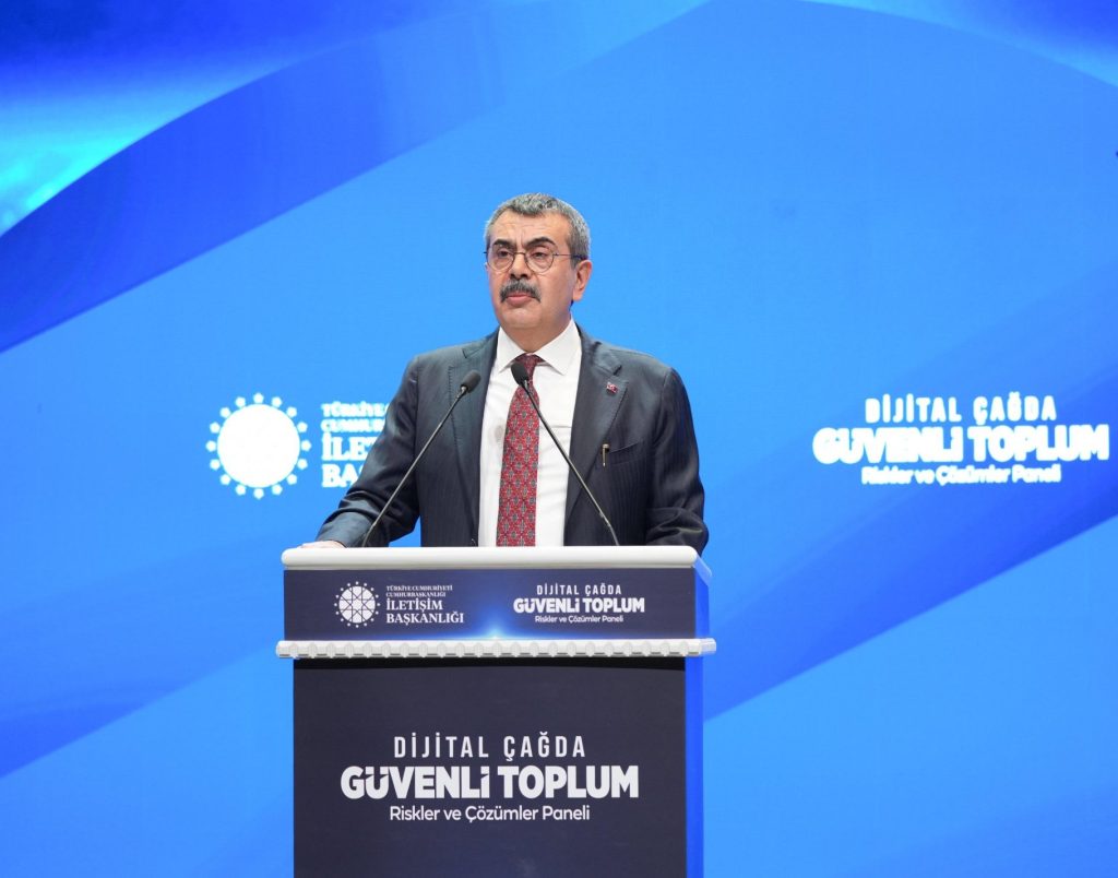Çocuklarımızı peşinen yargılayan bir dile asla izin veremeyiz
